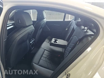 2026 BMW 5 Series Sedan 530i xDrive - miniatura 19