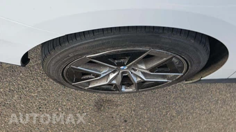2026 BMW 5 Series Sedan 530i xDrive - miniatura 30