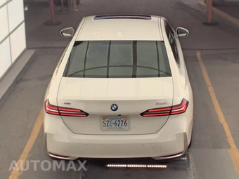 2026 BMW 5 Series Sedan 530i xDrive - miniatura 6
