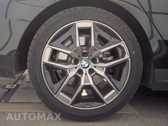 2026 BMW 5 Series Sedan 530i xDrive - miniatura 11