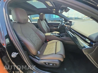 2026 BMW 5 Series Sedan 530i xDrive - miniatura 14