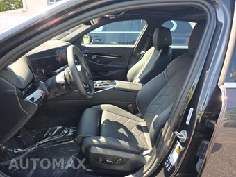 2026 BMW 5 Series Sedan 530i xDrive - miniatura 6