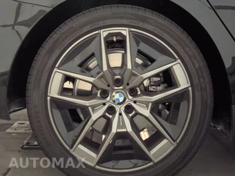 2026 BMW 5 Series Sedan 530i xDrive - miniatura 11