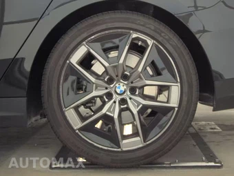2026 BMW 5 Series Sedan 530i xDrive - miniatura 12