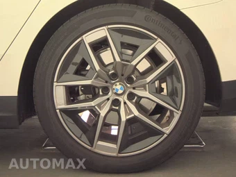2026 BMW 5 Series Sedan 530i xDrive - miniatura 12