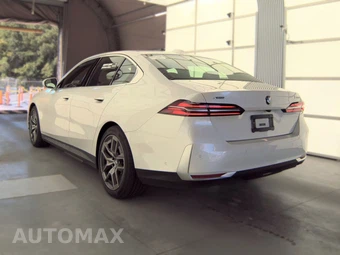 2026 BMW 5 Series Sedan 530i xDrive - miniatura 8