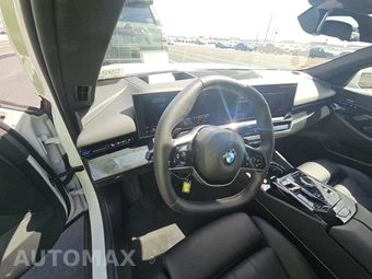 2026 BMW 5 Series Sedan 530i xDrive - miniatura 11