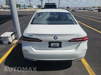 2026 BMW 5 Series Sedan 530i xDrive - miniatura 5