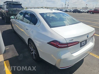 2026 BMW 5 Series Sedan 530i xDrive - miniatura 6