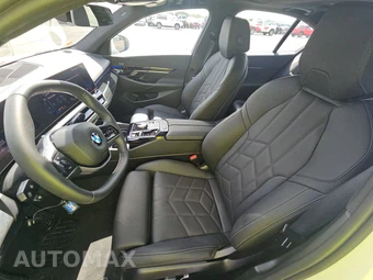 2026 BMW 5 Series Sedan 530i xDrive - miniatura 7