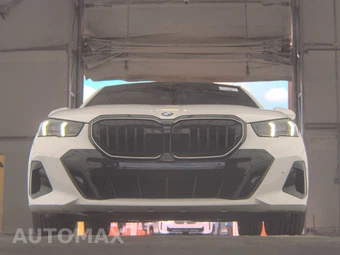 2026 BMW 5 Series Sedan 540i xDrive M SPORT LINE - miniatura 3