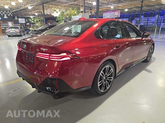 2026 BMW 5 Series Sedan 540i xDrive M SPORT LINE - miniatura 3