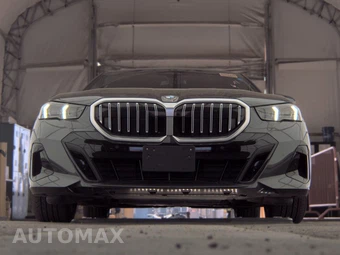 2026 BMW 5 Series Sedan 540i xDrive M SPORT LINE - miniatura 3