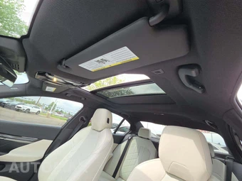 2026 BMW 5 Series Sedan 540i xDrive - miniatura 8