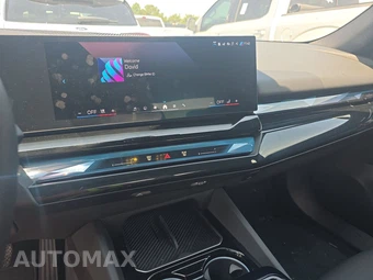 2026 BMW 5 Series Sedan 540i xDrive - miniatura 11