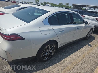2026 BMW 5 Series Sedan 540i xDrive - miniatura 4