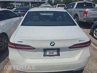 2026 BMW 5 Series Sedan 540i xDrive - miniatura 5