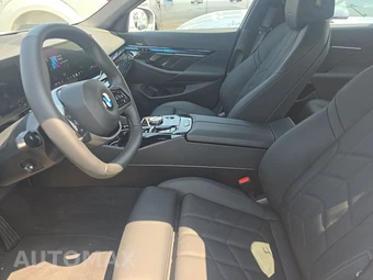 2026 BMW 5 Series Sedan 540i xDrive - miniatura 7