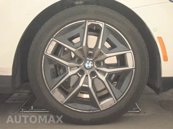 2026 BMW 5 Series Sedan 540i xDrive - miniatura 10
