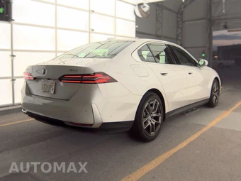 2026 BMW 5 Series Sedan 540i xDrive - miniatura 5