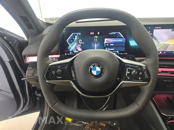 2026 BMW 5 Series Sedan 540i xDrive - miniatura 10