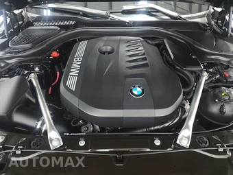 2026 BMW 5 Series Sedan 540i xDrive - miniatura 15