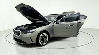 2026 BMW 5 Series Sedan 540i xDrive - miniatura 11