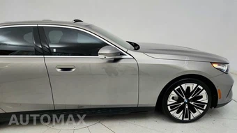 2026 BMW 5 Series Sedan 540i xDrive - miniatura 18