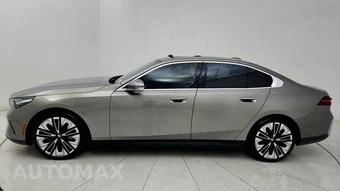 2026 BMW 5 Series Sedan 540i xDrive - miniatura 21