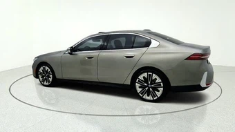 2026 BMW 5 Series Sedan 540i xDrive - miniatura 5