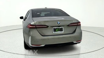 2026 BMW 5 Series Sedan 540i xDrive - miniatura 6