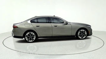 2026 BMW 5 Series Sedan 540i xDrive - miniatura 8
