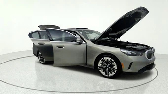 2026 BMW 5 Series Sedan 540i xDrive - miniatura 9