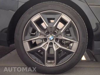 2026 BMW 5 Series Sedan 540i xDrive - miniatura 11