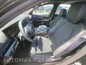 2026 BMW 5 Series Sedan 540i xDrive - miniatura 13