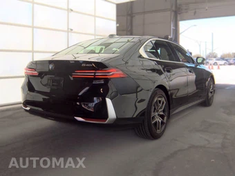 2026 BMW 5 Series Sedan 540i xDrive - miniatura 5