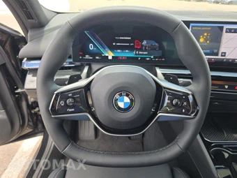 2026 BMW 5 Series Sedan 540i xDrive - miniatura 16