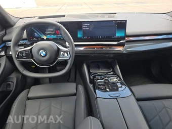 2026 BMW 5 Series Sedan 540i xDrive - miniatura 17