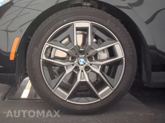2026 BMW 5 Series Sedan 540i xDrive - miniatura 9