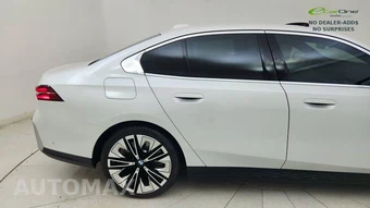 2026 BMW 5 Series Sedan 540i xDrive - miniatura 7