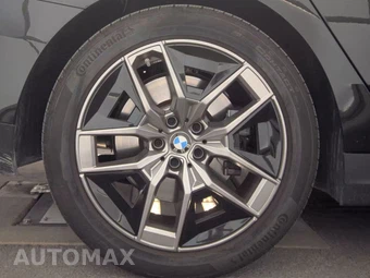 2026 BMW 5 Series Sedan 540i xDrive - miniatura 11