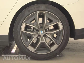 2026 BMW 5 Series Sedan 540i xDrive - miniatura 12