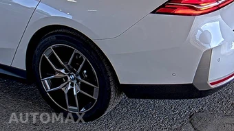2026 BMW 5 Series Sedan 540i xDrive - miniatura 10