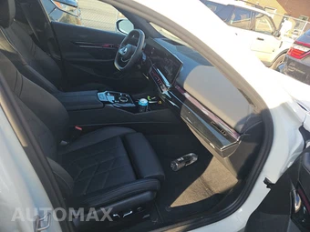 2026 BMW 5 Series Sedan 540i xDrive - miniatura 13