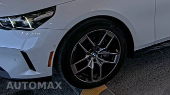 2026 BMW 5 Series Sedan 540i xDrive - miniatura 7