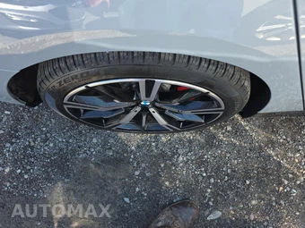 2026 BMW 5 Series Sedan 550e xDrive - miniatura 10