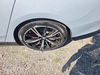 2026 BMW 5 Series Sedan 550e xDrive - miniatura 11