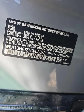 2026 BMW 5 Series Sedan 550e xDrive - miniatura 17