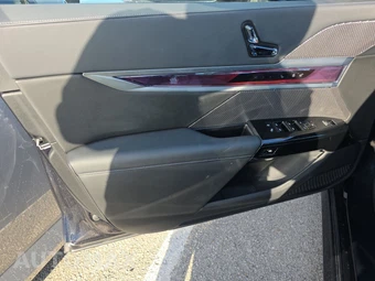 2026 BMW 7 Series 740i – miniatura 15