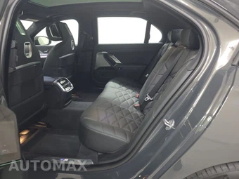 2026 BMW 7 Series 740i – miniatura 13